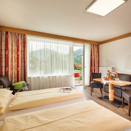 ホテル アルペンホフ バート・ホーフガシュタイン 部屋 写真
