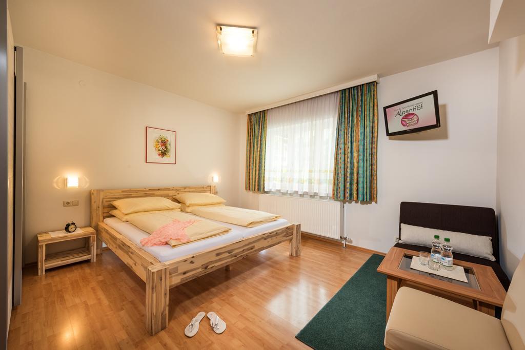 ホテル アルペンホフ バート・ホーフガシュタイン 部屋 写真